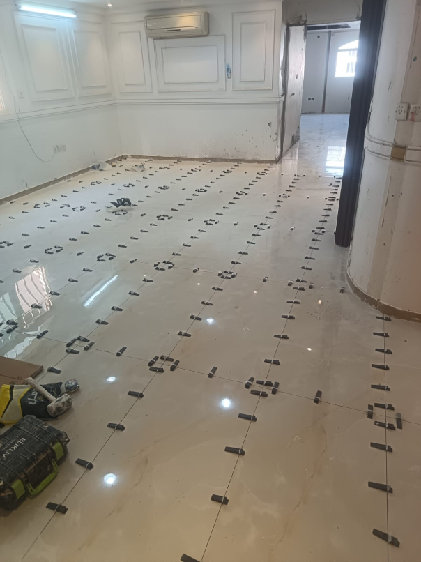 تركيب بلاط الأرضيات